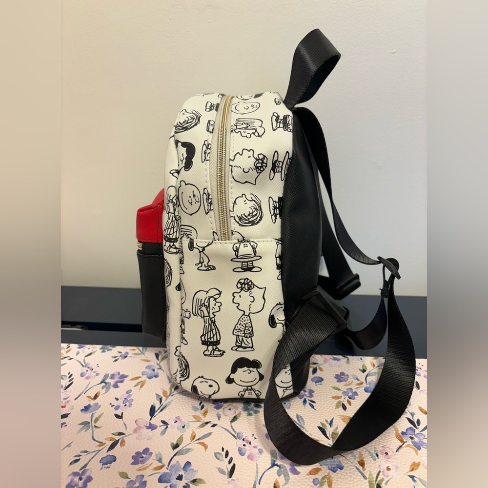 Peanuts Backpack - Picture 2 of 3